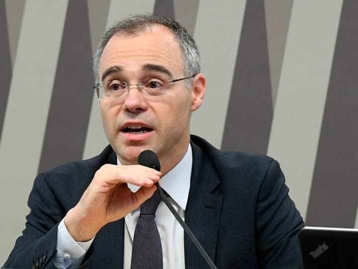 Operação dos consignados deve sacudir meio político