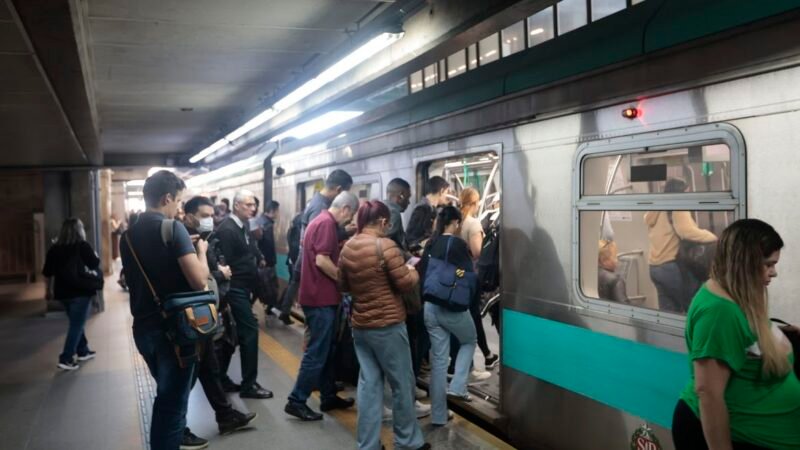 Termina a greve nas linhas de trens em São Paulo