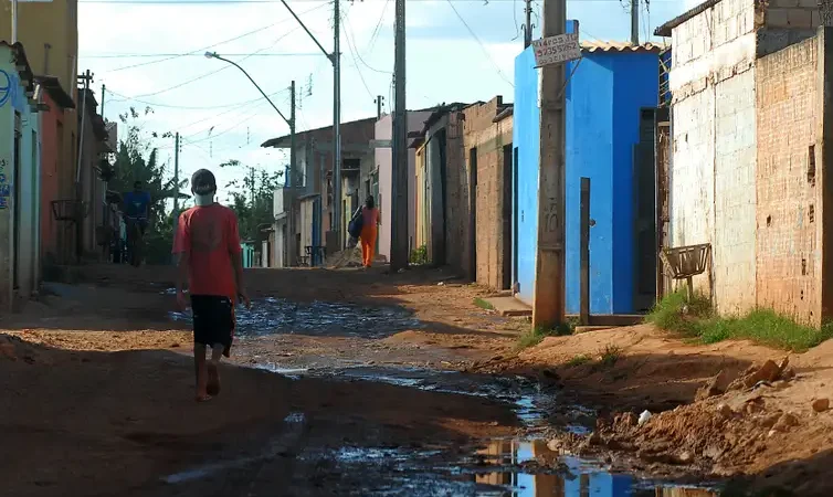 MT tem 81,6 mil moradores em favelas e comunidades urbanas; nove em cada 10 em Cuiabá
