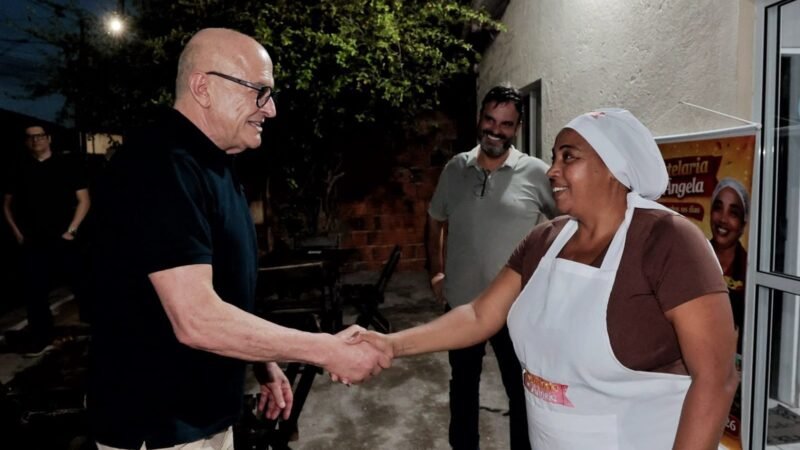 Famílias recebem Pivetta e relatam melhoria no recebimento de água em VG