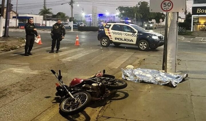 Menor em moto morre após colidir com Jeep e ser lançado contra poste em VG