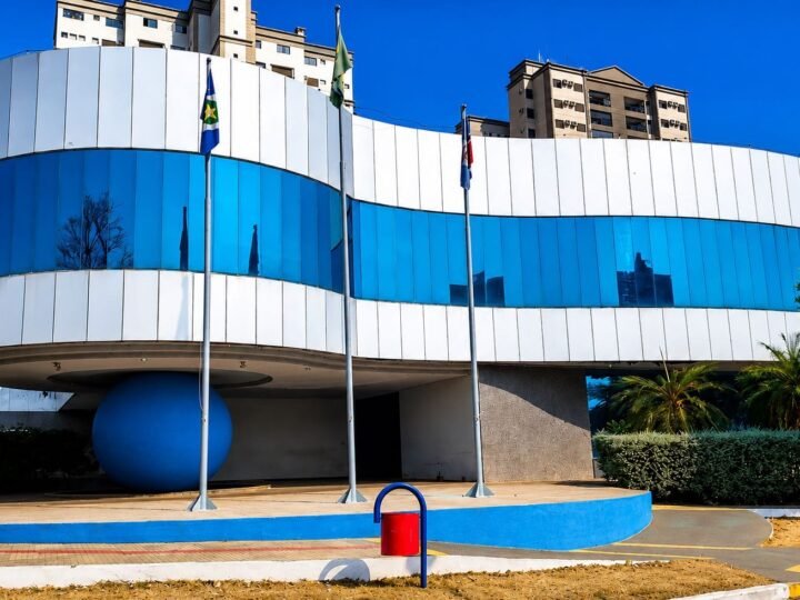 TCE mantém suspensão de sorteio de 12 Corollas a professores por prefeitura em Mato Grosso
