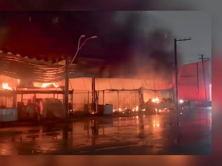 Incêndio atinge pavilhão de frutas no Ceagesp; não há vítimas