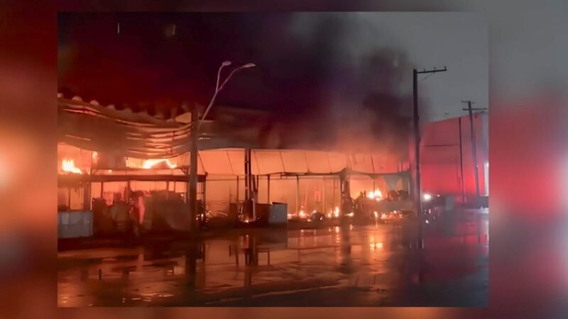 Incêndio atinge pavilhão de frutas no Ceagesp; não há vítimas