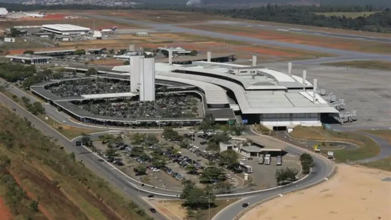 BH: Aeroporto de Confins suspende operações por problema na pista