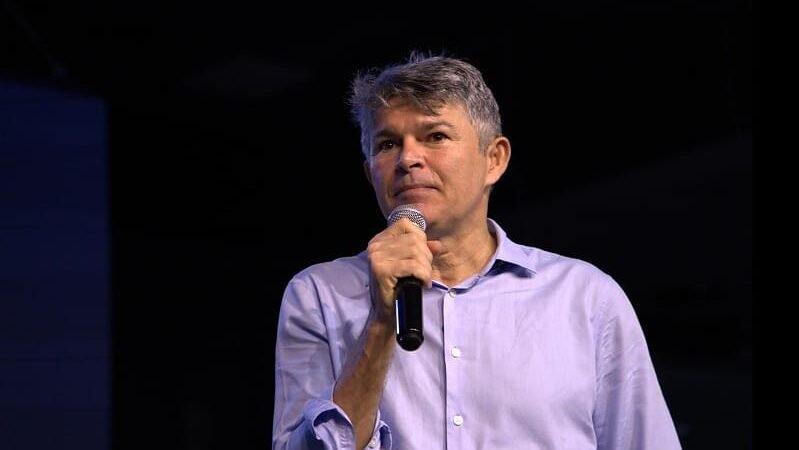 Medeiros acusa STF de interferência eleitoral e chama Janaina Riva de candidata de ministro