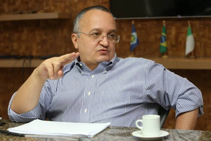 “Eles me apelidavam de Pedrinho Malvadeza”, lembra Taques ao subir o tom contra Mendes