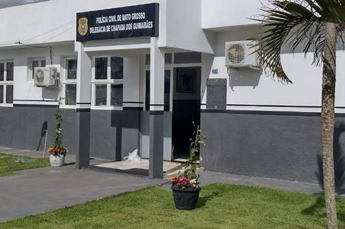 Menor ameaça massacre em escola de MT e é apreendido pela polícia com faca e munições