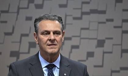 Fávaro defende investigação de ministros do STF citados: “ninguém está acima da lei”