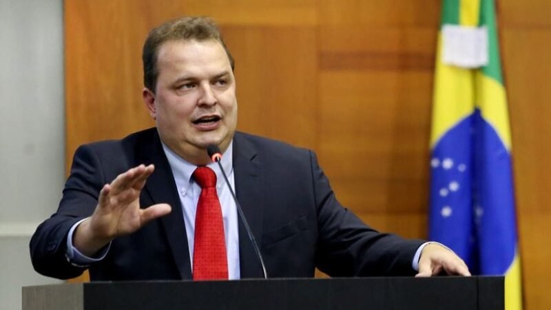 Max e Lúdio lideram; mais da metade dos eleitores não sabe em quem votar no dia 4