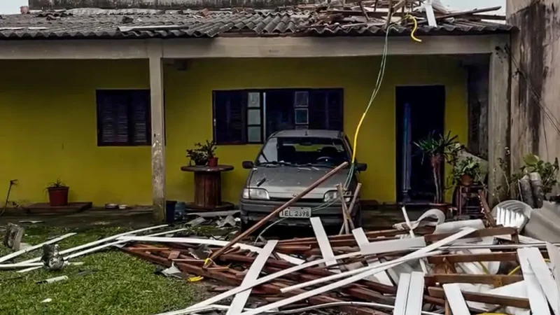 Quatro pessoas estão desaparecidas no RS após temporal
