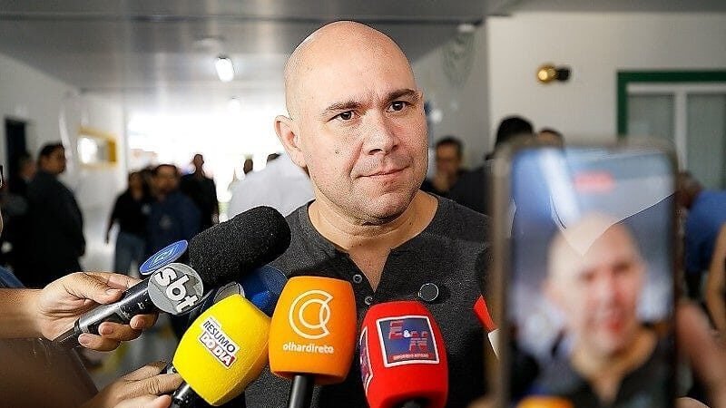 Abilio detona artistas de esquerda e diz que precisarão de tratamento psicológico após vitória de Flávio