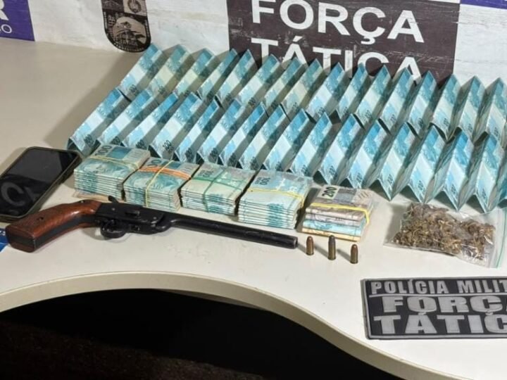 PM prende suspeito por furto de telhas termoacústicas e apreende arma e R$ 54,6 mil