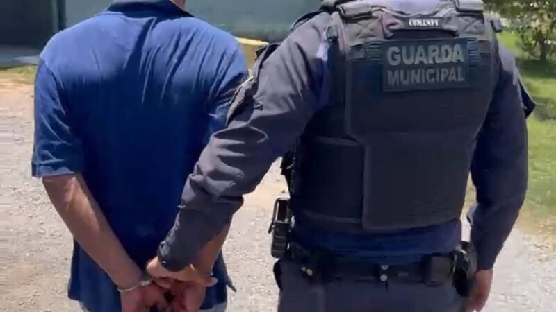 Mulher é hospitalizada após levar facada no mamilo esquerdo e namorado é preso em flagrante