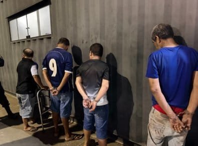 Quatro são presos por tentativa de homicídio; pagamento de bebidas motivou crime na capital