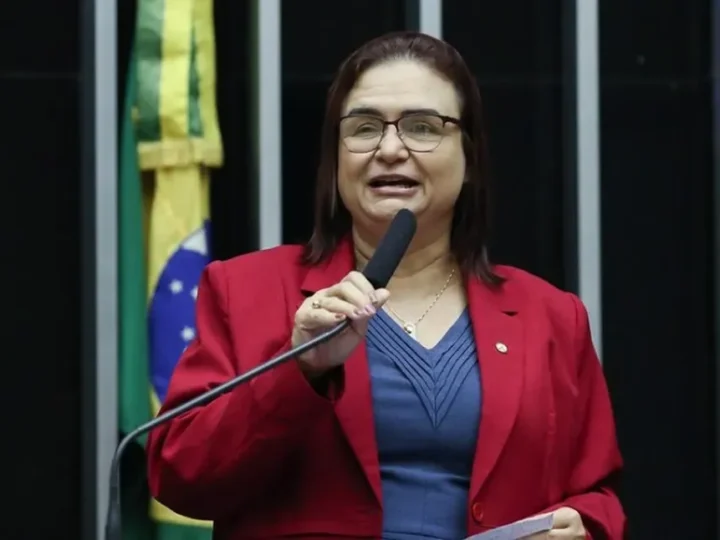 Rosa Neide rebate quem chama Lula de ladrão: “Não provam uma vírgula”