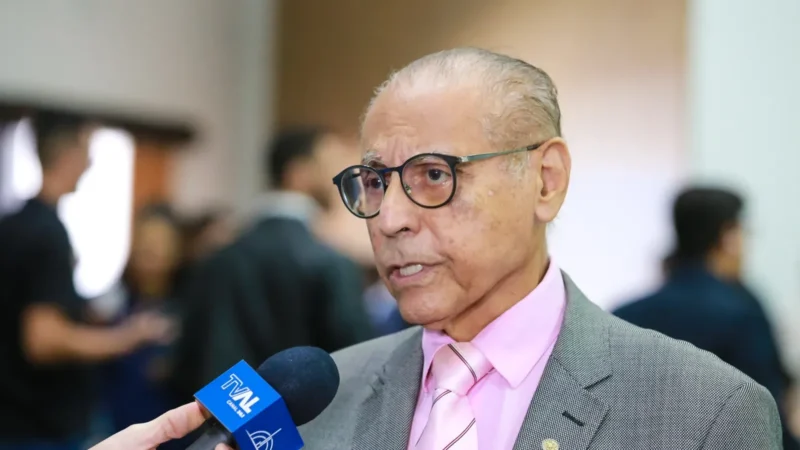Júlio Campos aponta erro na escolha de Flávio Bolsonaro, critica e “truculência” do STF