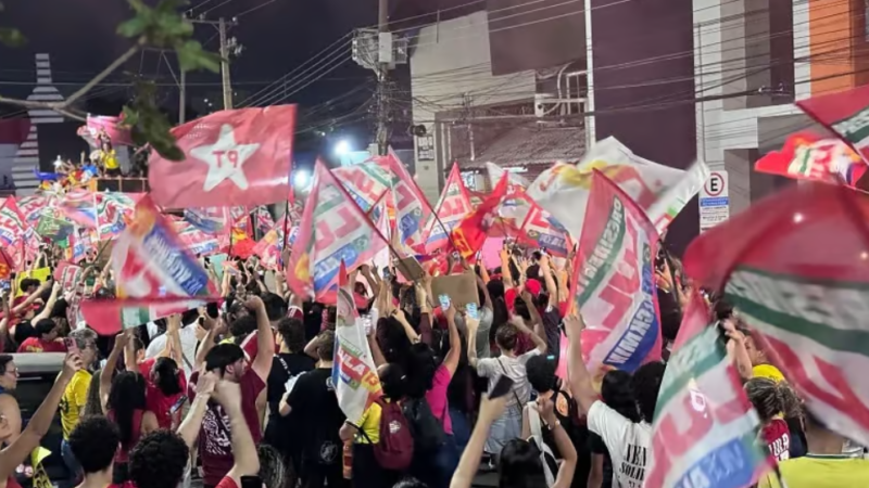 Justiça nega reintegração de funcionária demitida após participar de ato pró-Lula em Cuiabá