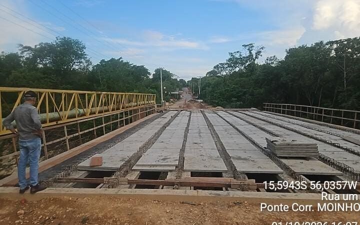 Ponte sobre o Córrego do Moinho chega a 83% de execução e entra na reta final