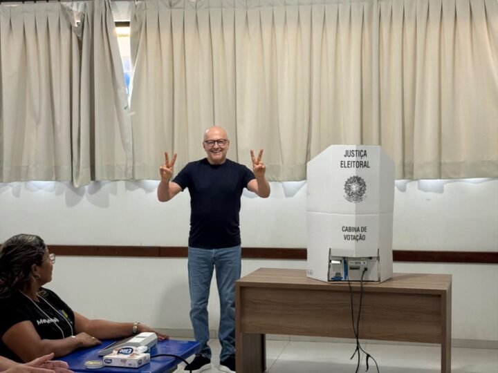 Governador vota em Flávio e aposta em votação expressiva em MT: “vitória da esperança”