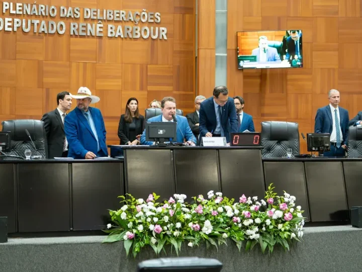 Orçamento de R$ 42 bilhões com RGA de 4,2% para servidores do Estado é aprovado pela Assembleia