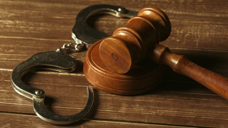 Réu que obrigou amante a se ajoelhar e depois a matou é condenado a 40 anos de prisão