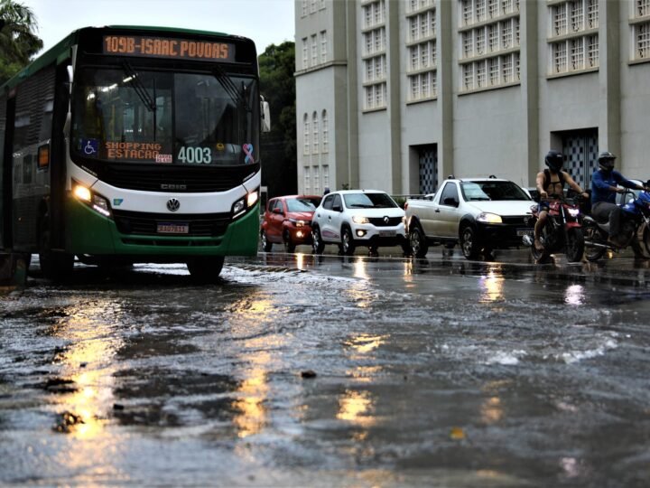 Cuiabá tem previsão de novas chuvas e ventos de até 100 km/h para esta sexta-feira