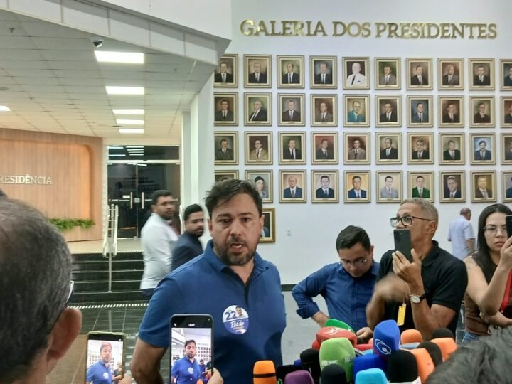 Presidente da Câmara loteou cargos na prefeitura apostando na cassação de Flávia, acusa vereador