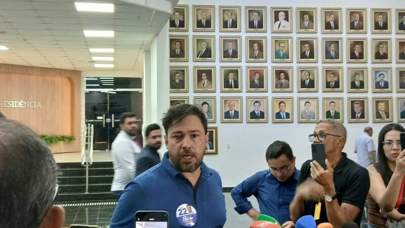 Presidente da Câmara loteou cargos na prefeitura apostando na cassação de Flávia, acusa vereador