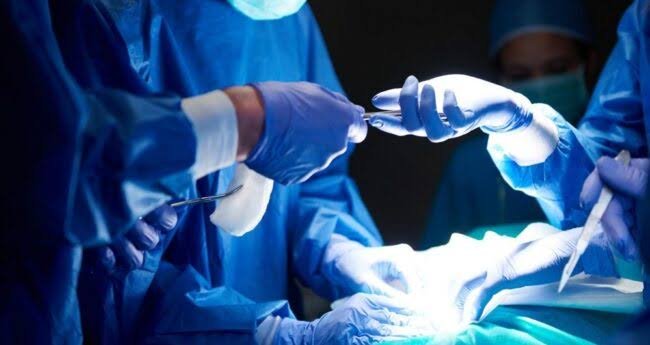 PC indicia médico por complicações em cirurgias plásticas e falsidade ideológica em MT