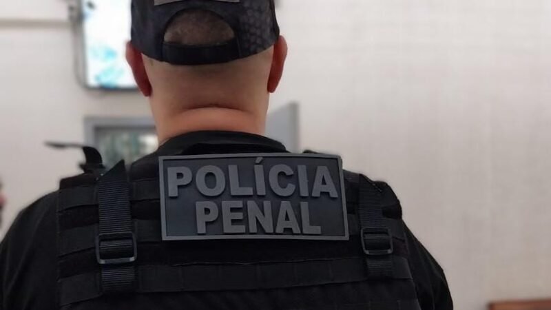 Prestadora de serviços é presa após ser flagrada entregando celular a reeducando no HMC