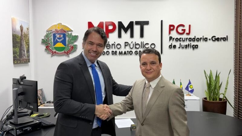 Clóvis de Almeida Júnior toma posse como procurador de Justiça em Mato Grosso